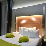Western Lakeside فندق