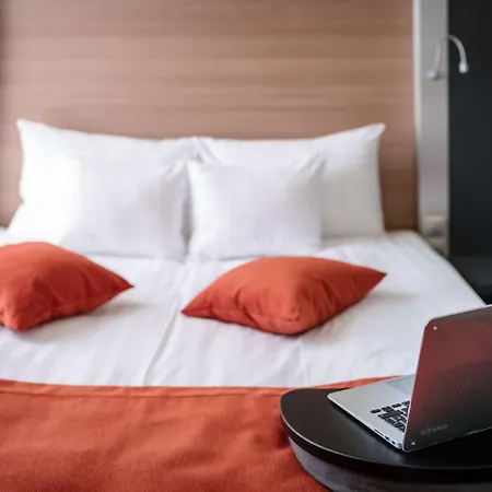 Western Lakeside Hotel 4*