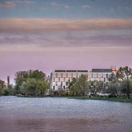 Western Lakeside Szekesfehervar