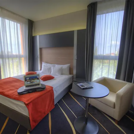 فندق Western Lakeside 4*
