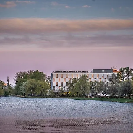 Western Lakeside Szekesfehervar
