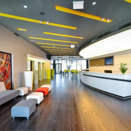 Western Lakeside Hotel 4*