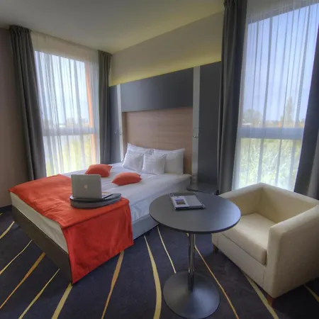 Hotel Western Lakeside 4*