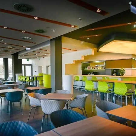 Western Lakeside 4* Szekesfehervar