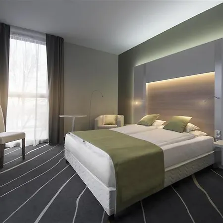 Western Lakeside מלון Székesfehérvár