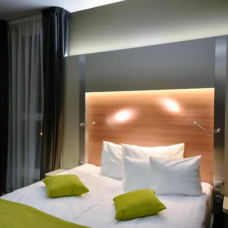 Western Lakeside Otel İstolni Belgrad