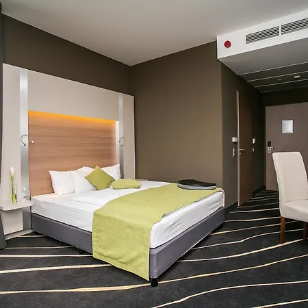Western Lakeside Hotel 4*